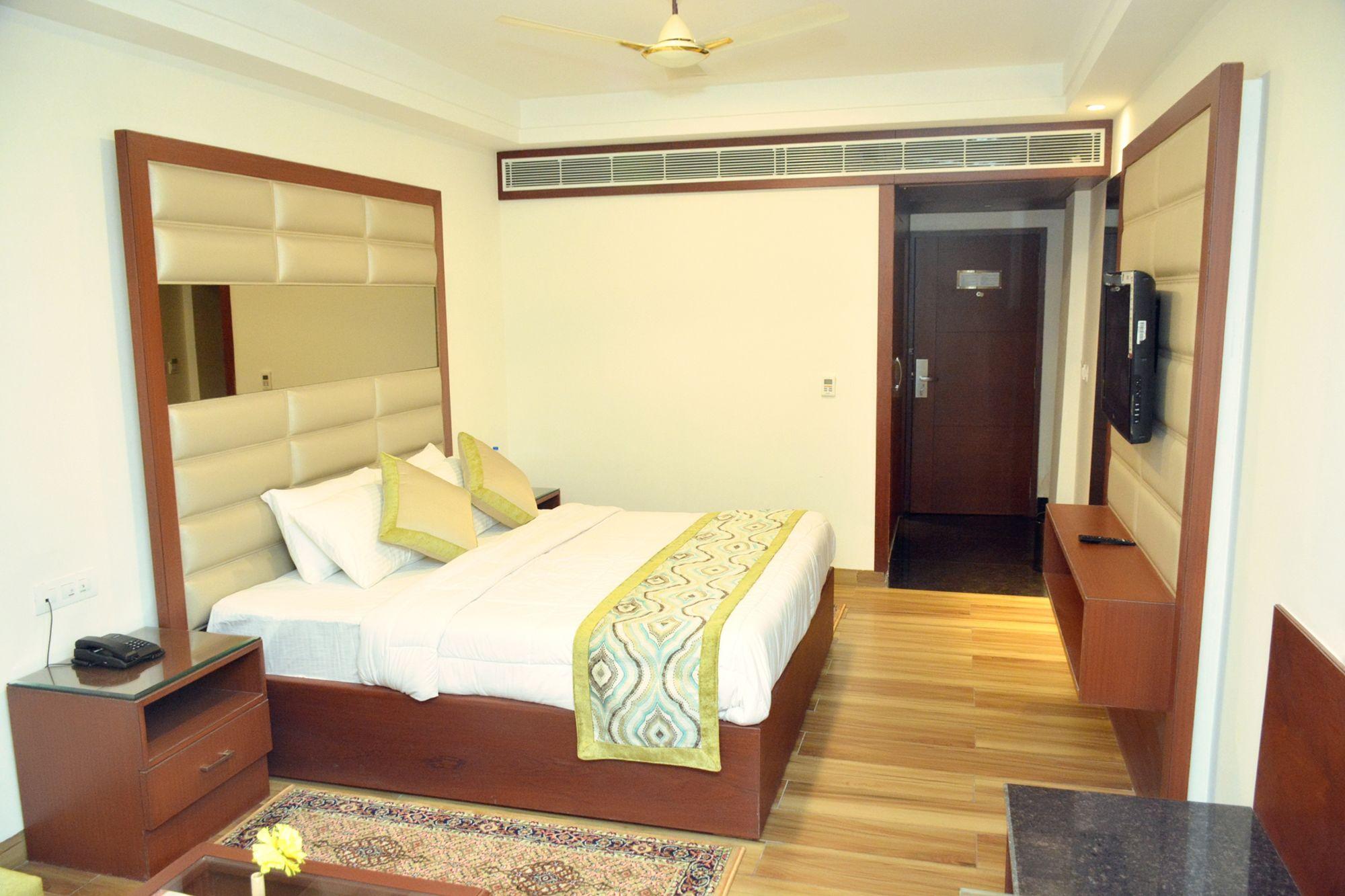 Hotel Ambica Katra Катра Екстер'єр фото