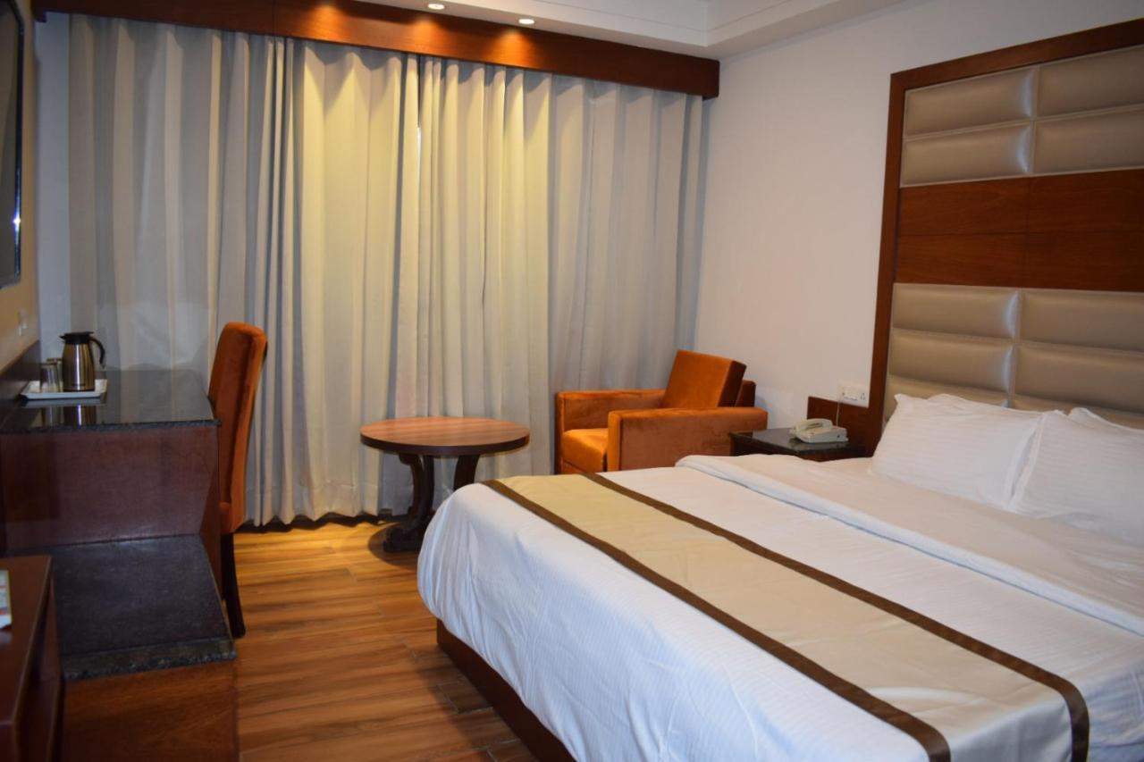 Hotel Ambica Katra Катра Екстер'єр фото