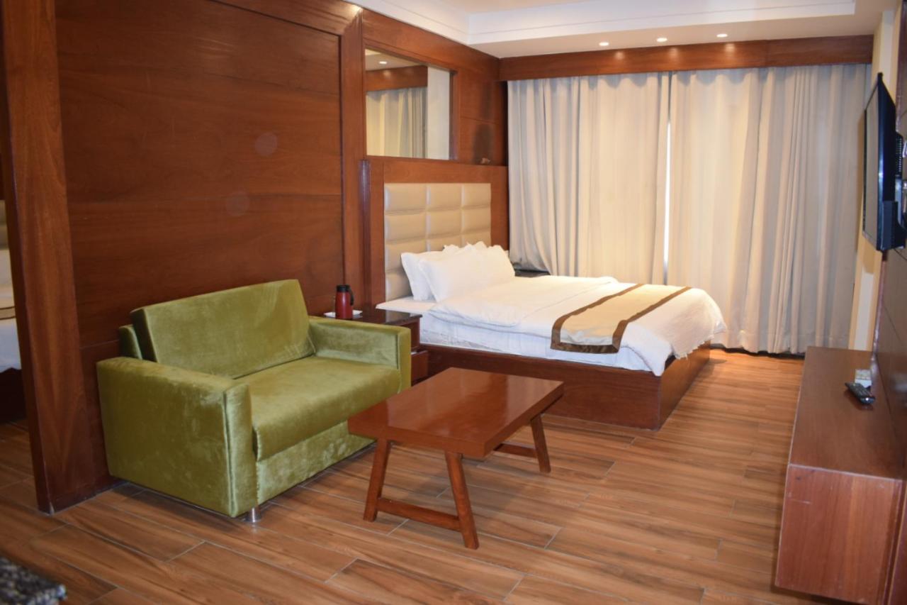Hotel Ambica Katra Катра Екстер'єр фото