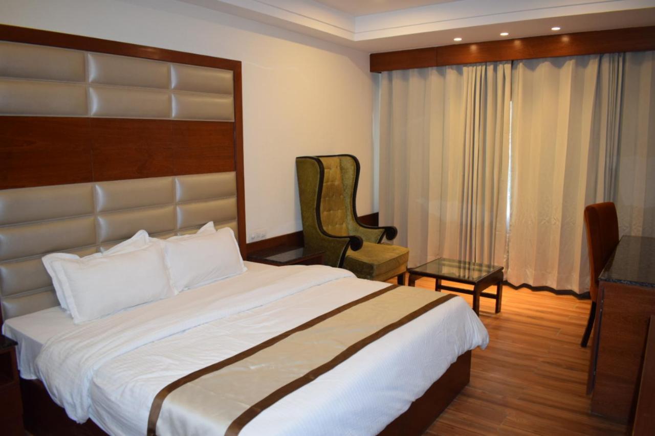 Hotel Ambica Katra Катра Екстер'єр фото
