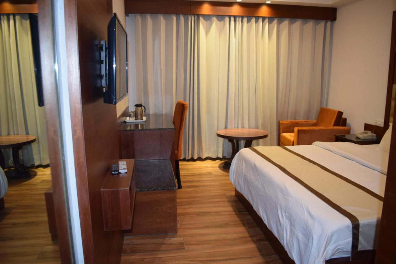 Hotel Ambica Katra Катра Екстер'єр фото