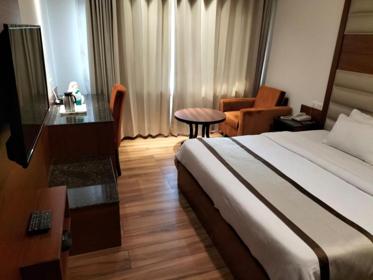 Hotel Ambica Katra Катра Екстер'єр фото