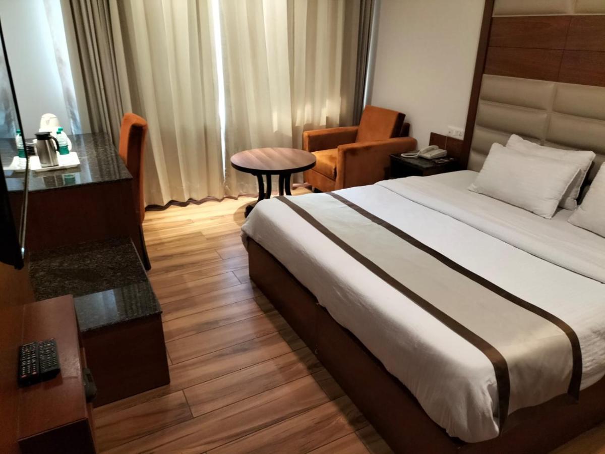 Hotel Ambica Katra Катра Екстер'єр фото