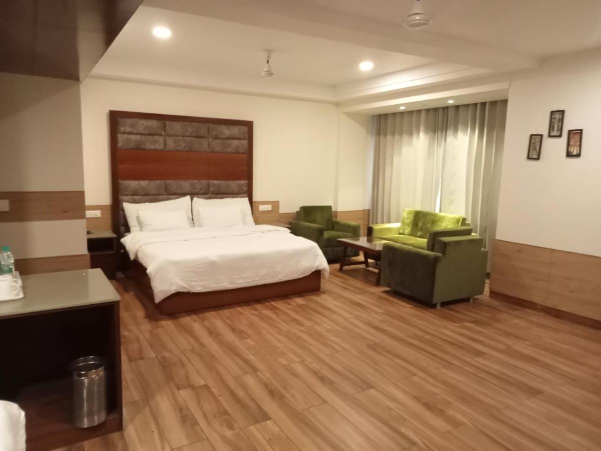 Hotel Ambica Katra Катра Екстер'єр фото