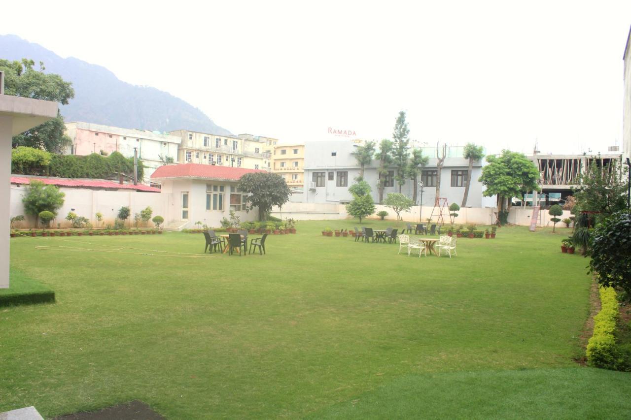 Hotel Ambica Katra Катра Екстер'єр фото
