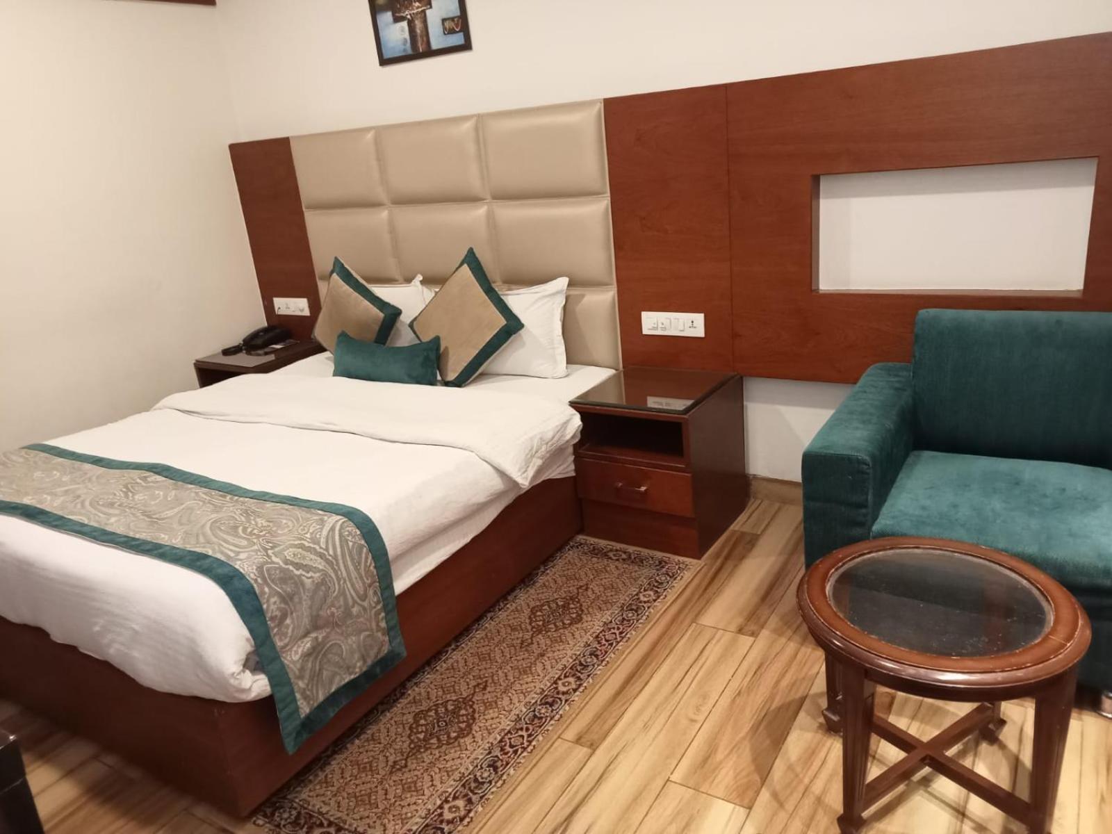 Hotel Ambica Katra Катра Екстер'єр фото