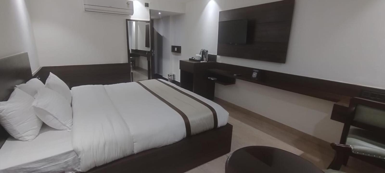 Hotel Ambica Katra Катра Екстер'єр фото