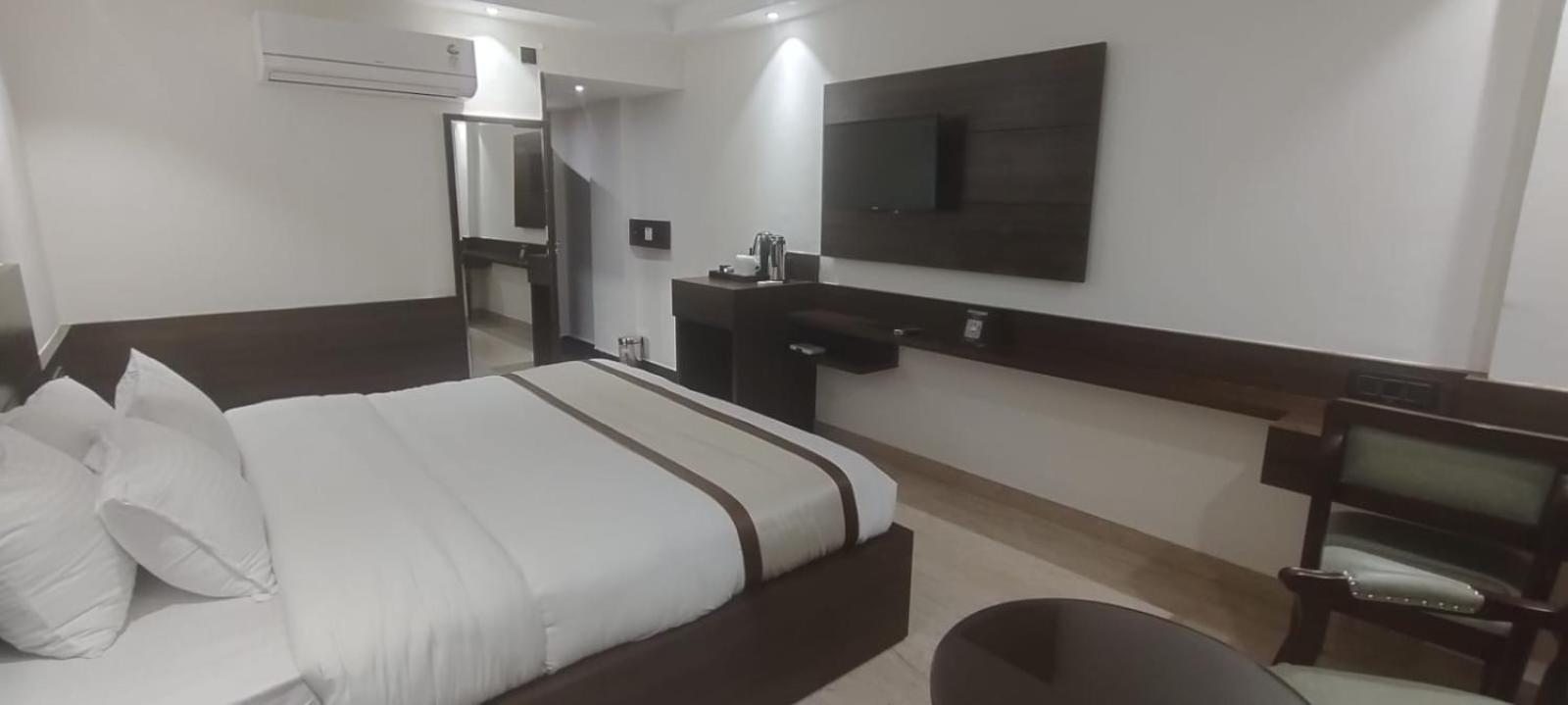 Hotel Ambica Katra Катра Екстер'єр фото