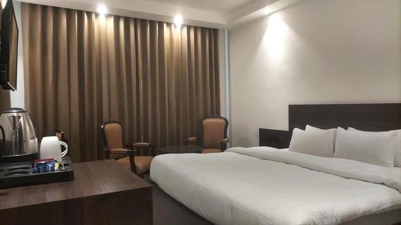 Hotel Ambica Katra Катра Екстер'єр фото