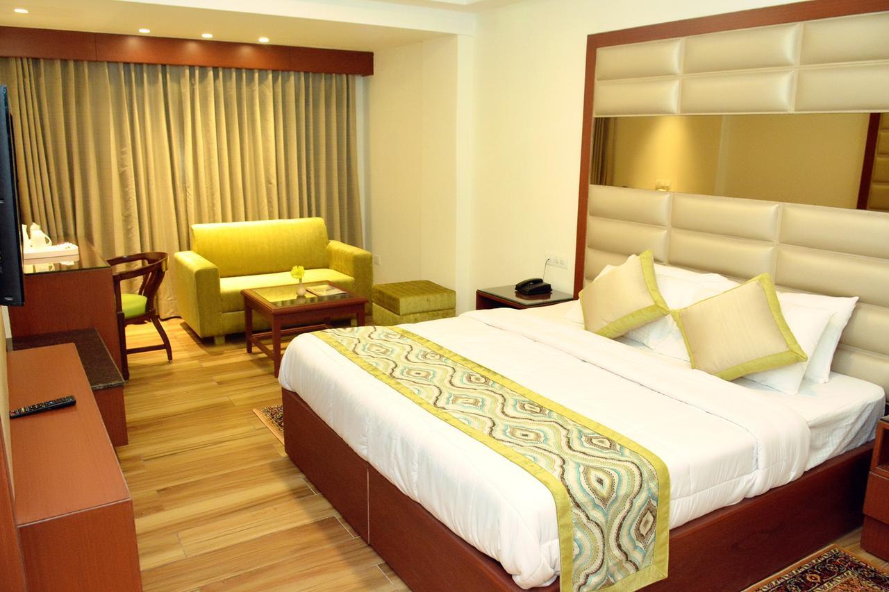 Hotel Ambica Katra Катра Екстер'єр фото